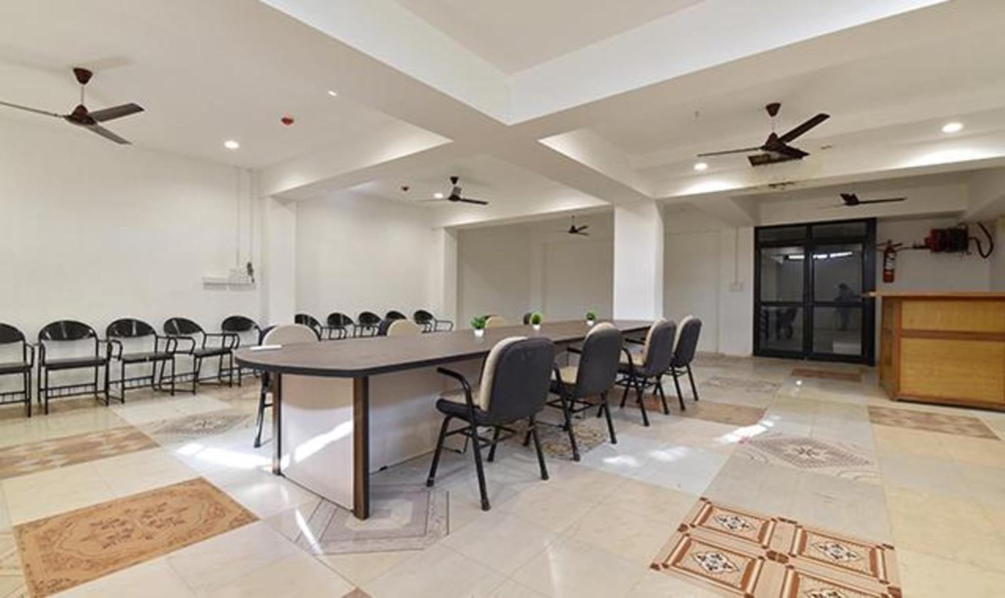 Fabhotel Siddharth Corporate - Vavol, جاندي نجر المظهر الخارجي الصورة