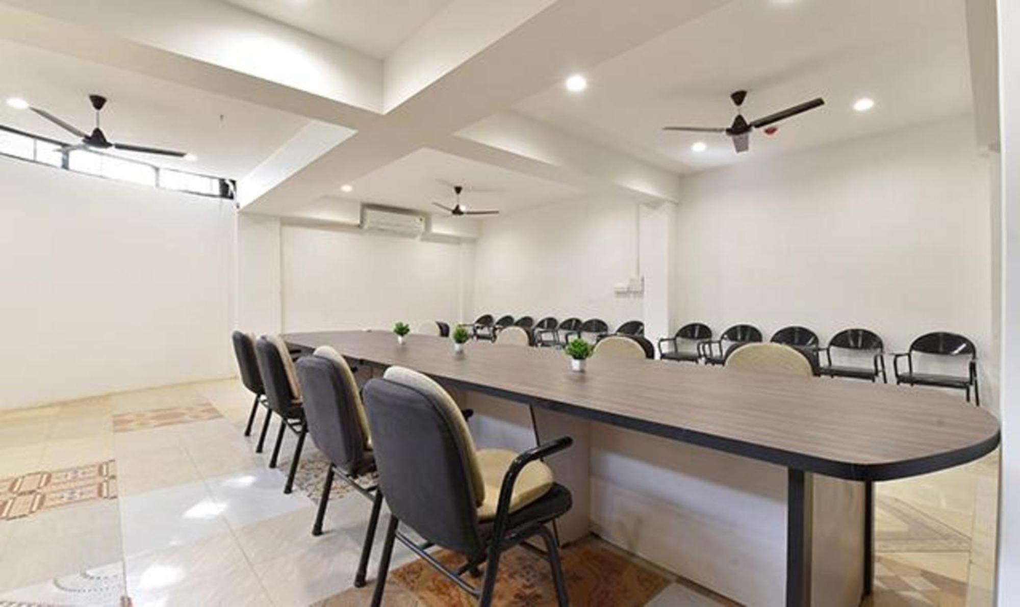Fabhotel Siddharth Corporate - Vavol, جاندي نجر المظهر الخارجي الصورة